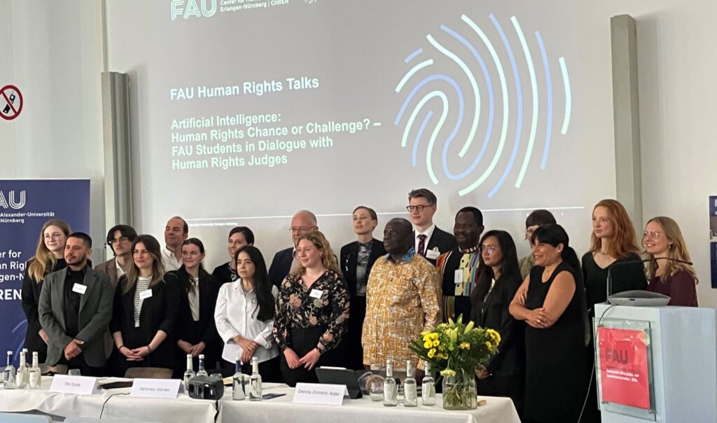 CHREN Konferenz 2024, Studierende der FAU mit Menschenrechtsrichter(innen) und Professor(innen)